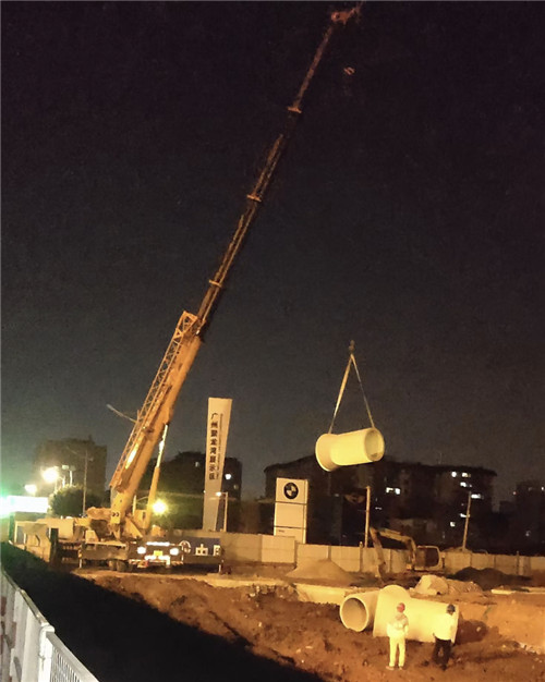 景泰县“弯臂矫正”—— 吊车的 “形变补偿” 技术